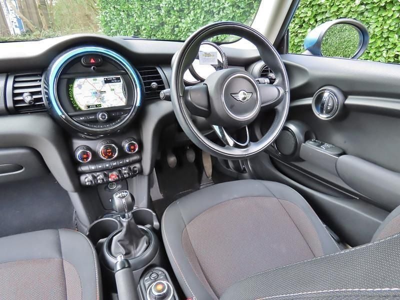 Begagnad Mini ONE Hatch 102 HK (75 kW) 2015 Blå Halvkombi