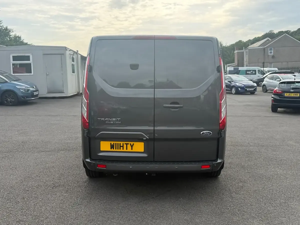 Used Ford Transit Custom Limited 170 HP (125 kW) 2023 Grey Van
