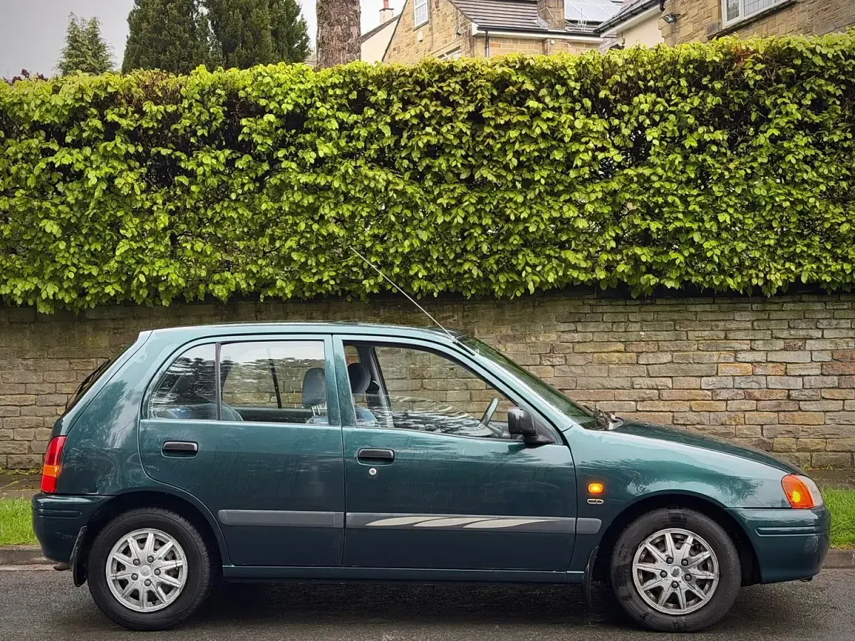 Used Toyota Starlet 1997 Green Hatchback
