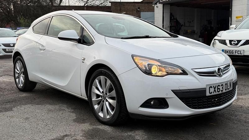 White Used 2013 Vauxhall Astra GTC SRi Hatchback | £3,995 (Fair price) - Image 1/4