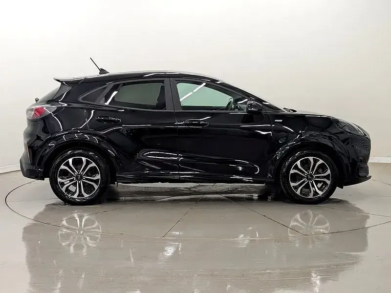 Käytetty Ford Puma ST-Line 125 HP (91 kW) 2023 Musta Katumaasturi