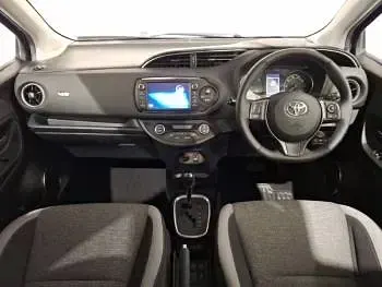 Used Toyota Yaris 100 HP (73 kW) 2020 Blue Hatchback