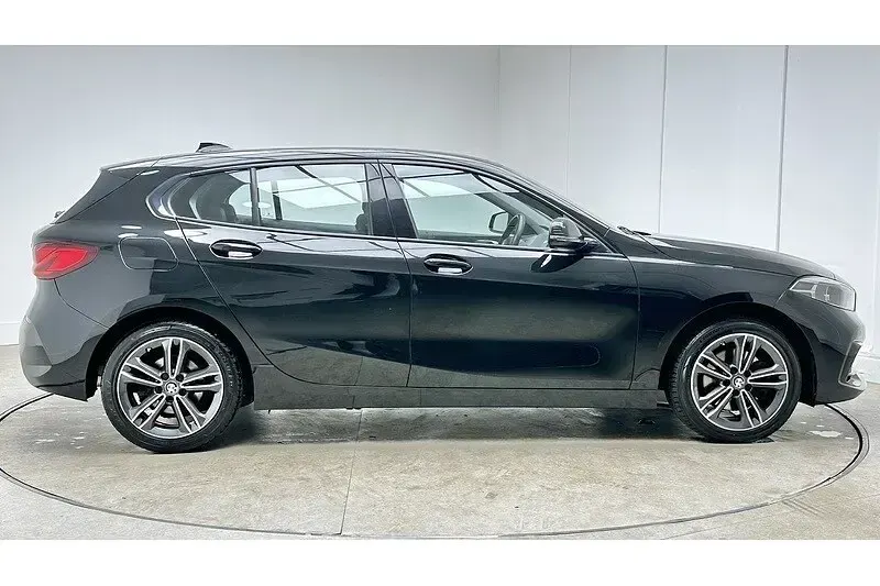 Used BMW 118 Sport Line 2020 Black Hatchback