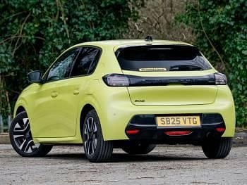 Used Peugeot 208 Allure 101 HP (74 kW) 2025 Yellow Hatchback