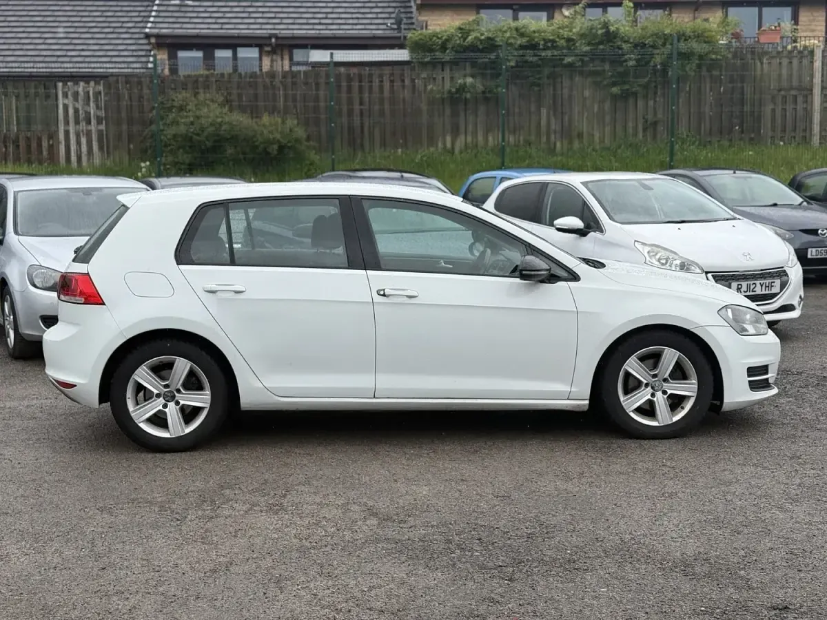 Used VW Golf VII SE 2013 White Hatchback