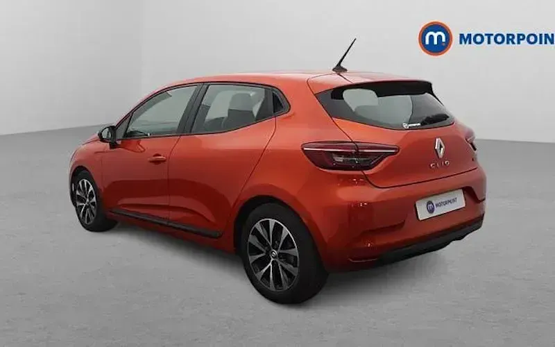 Used Renault Clio Evolution 145 HP (106 kW) 2023 Orange Hatchback