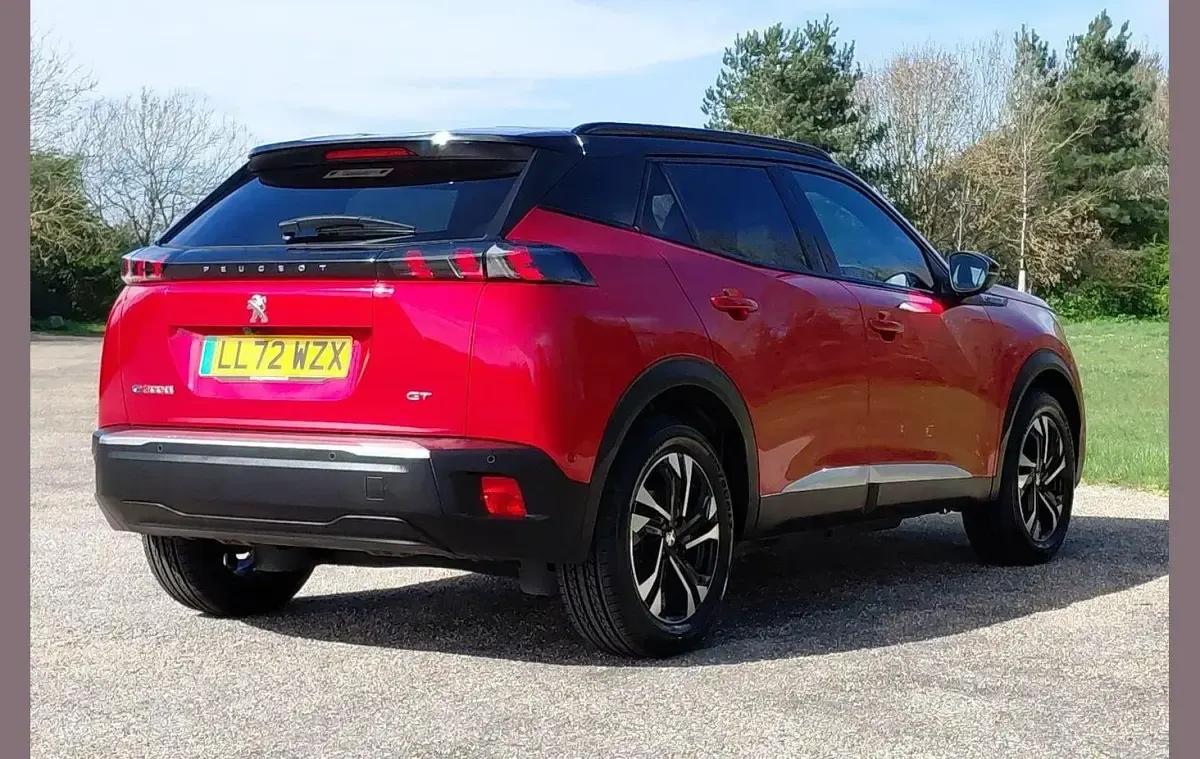 Used Peugeot e-2008 GT 100 kW (136 HP) 2022 Red SUV