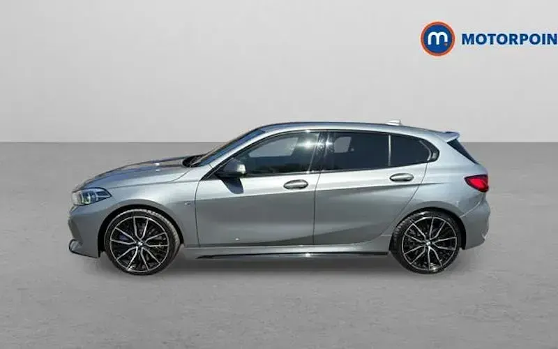 Usado BMW M135 306 CV (225 kW) 2023 Gris Utilitario