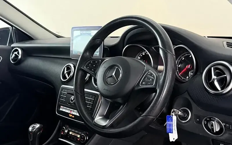 Used Mercedes A200 Executive 136 HP (100 kW) 2016 Black Hatchback