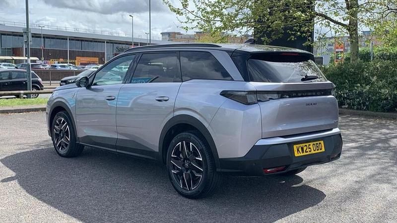 Used Peugeot 5008 GT 134 HP (98 kW) 2025 Grey SUV