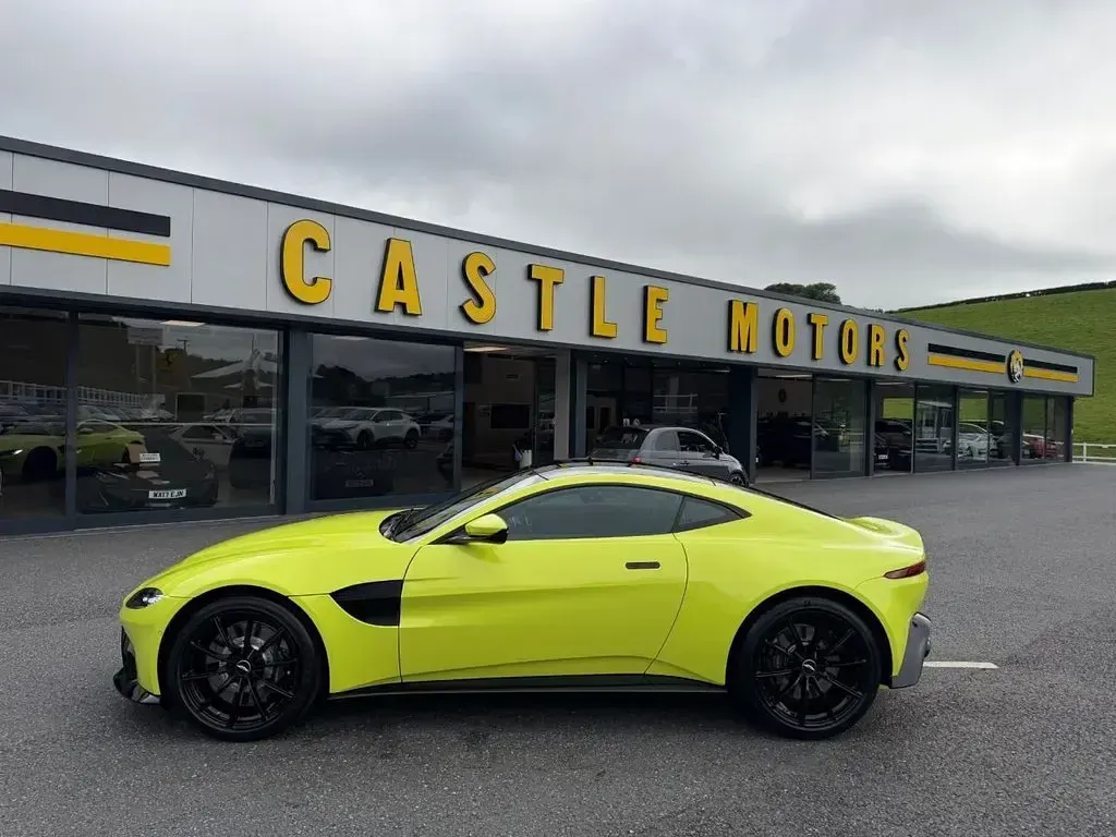 Used Aston Martin V8 Vantage 510 HP (375 kW) 2019 Green Coupe