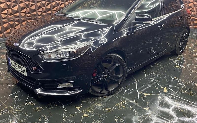 Used Ford Focus ST 185 HP (136 kW) 2016 Black Hatchback