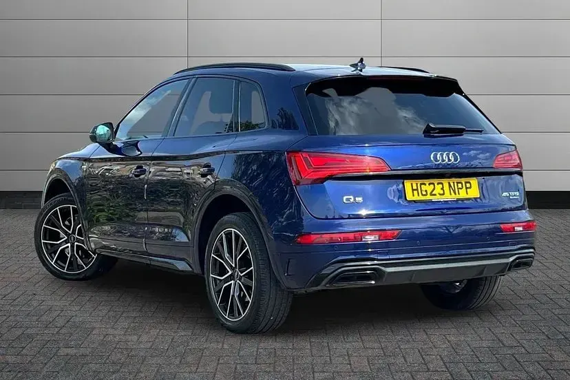Used Audi Q5 Comfort 265 HP (194 kW) 2023 Blue SUV