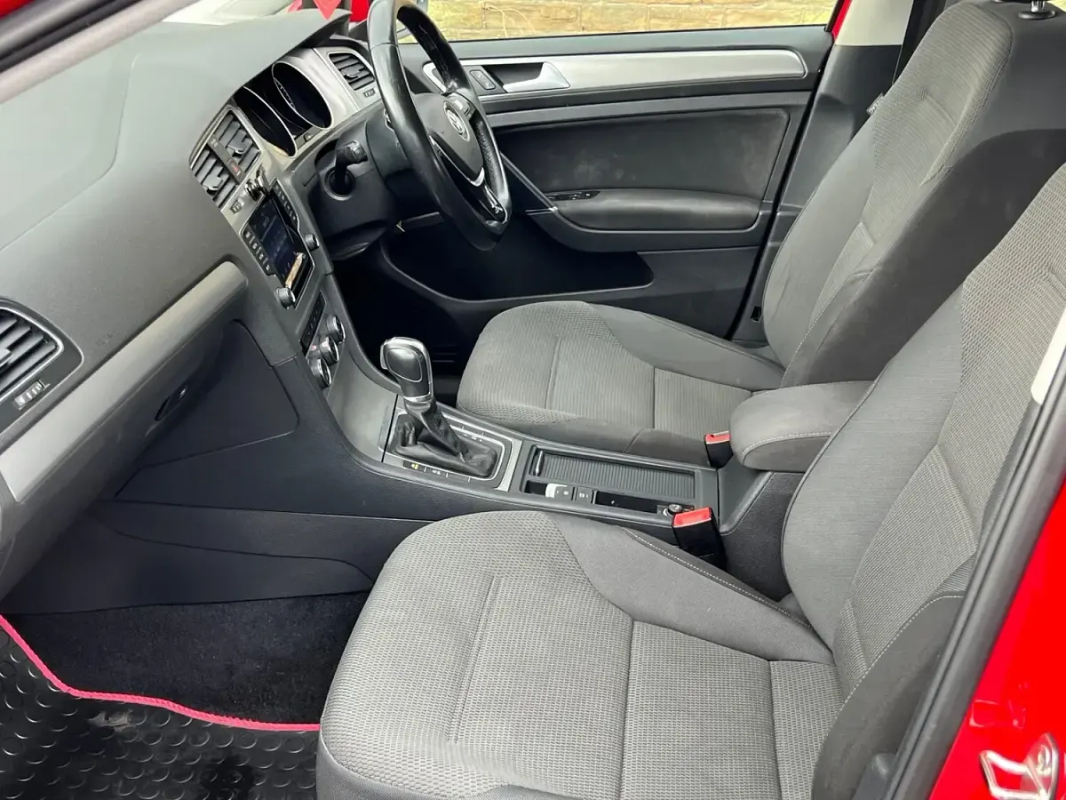 Used VW Golf VII SE 2014 Red Hatchback