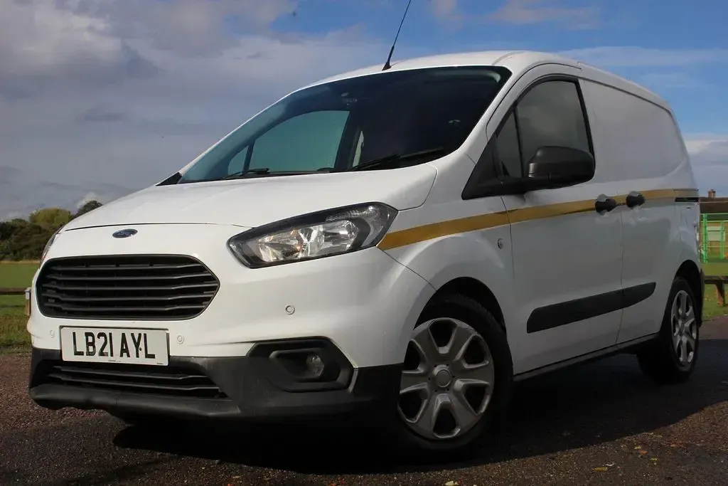 Used Ford Transit Courier Trend 2021 White Van
