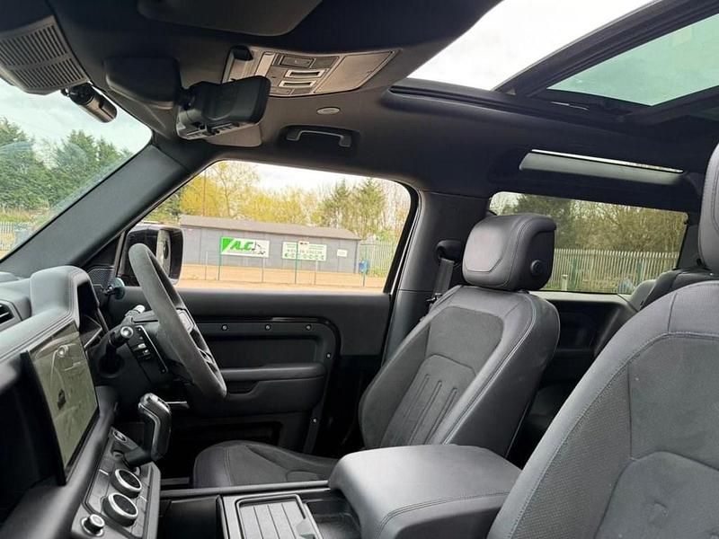 Used Land Rover Defender S 525 HP (386 kW) 2021 Black SUV