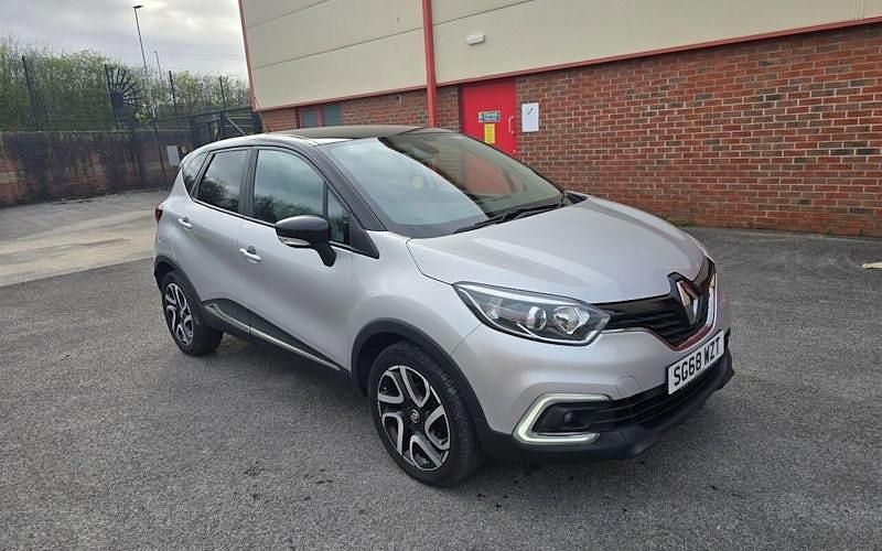 Usado Renault Captur Iconic 90 HP (66 kW) 2018 Prateado SUV