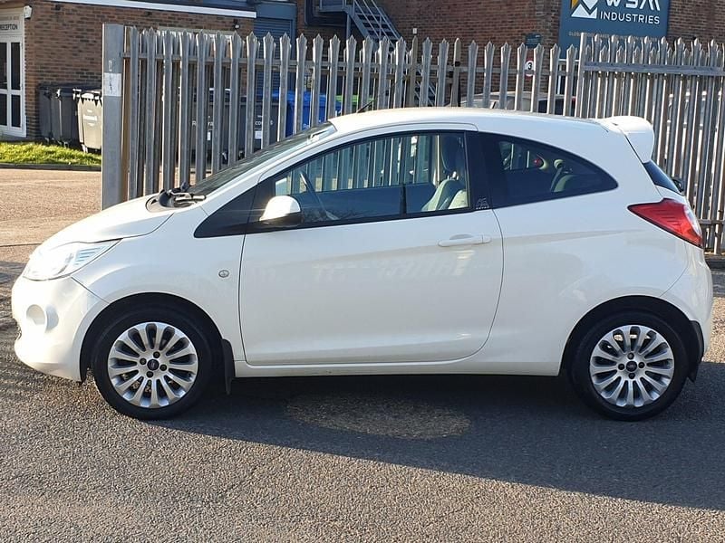 Used Ford Ka Zetec 69 HP (50 kW) 2010 White Hatchback