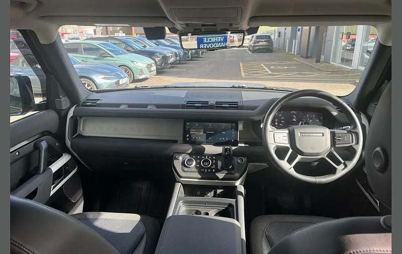 Used Land Rover Defender SE 237 HP (174 kW) 2020 Black SUV