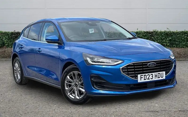 Begagnad Ford Focus Titanium 125 HK (91 kW) 2023 Halvkombi