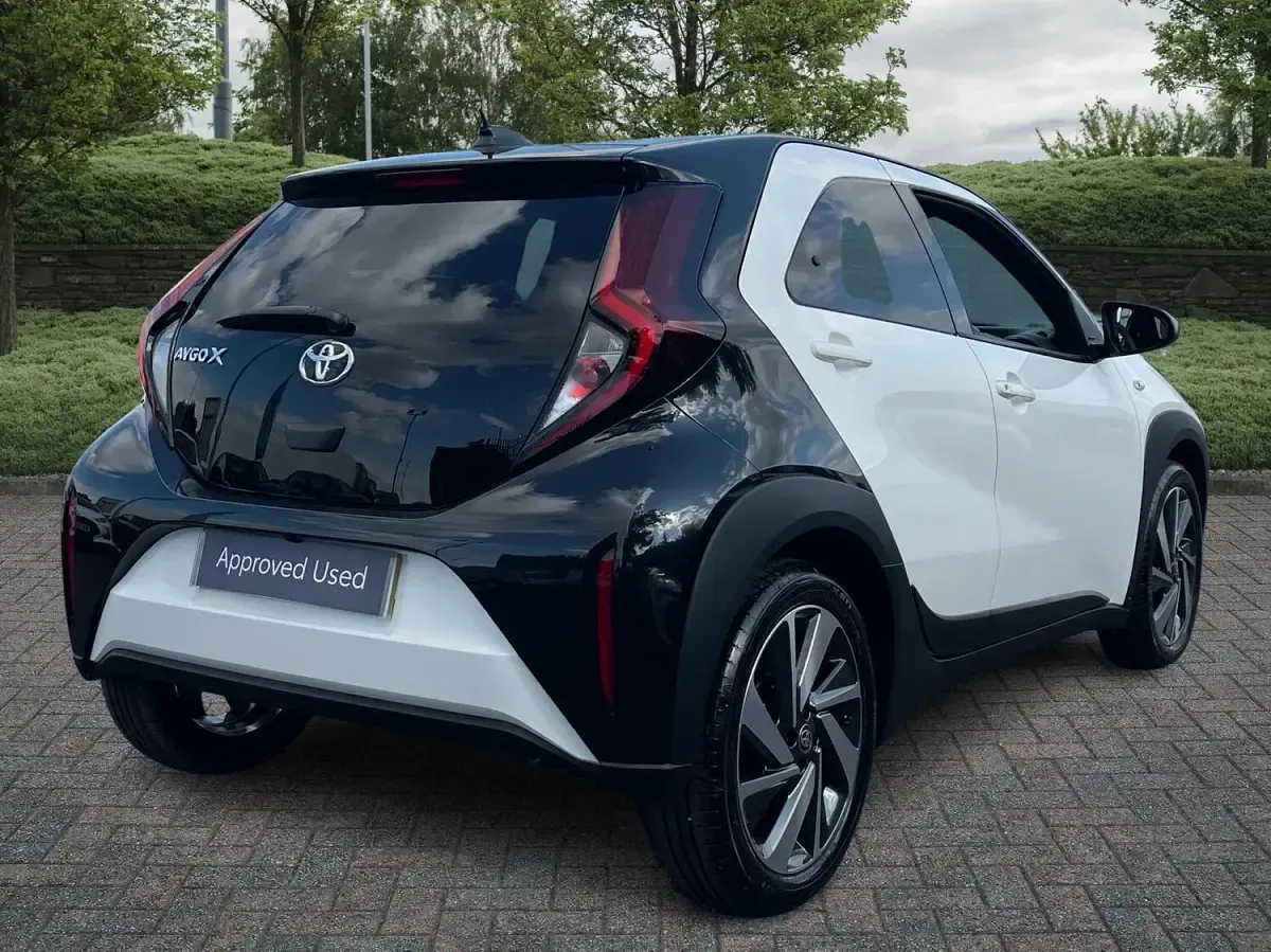 New Toyota Aygo X 72 HP (52 kW) 2025 White SUV