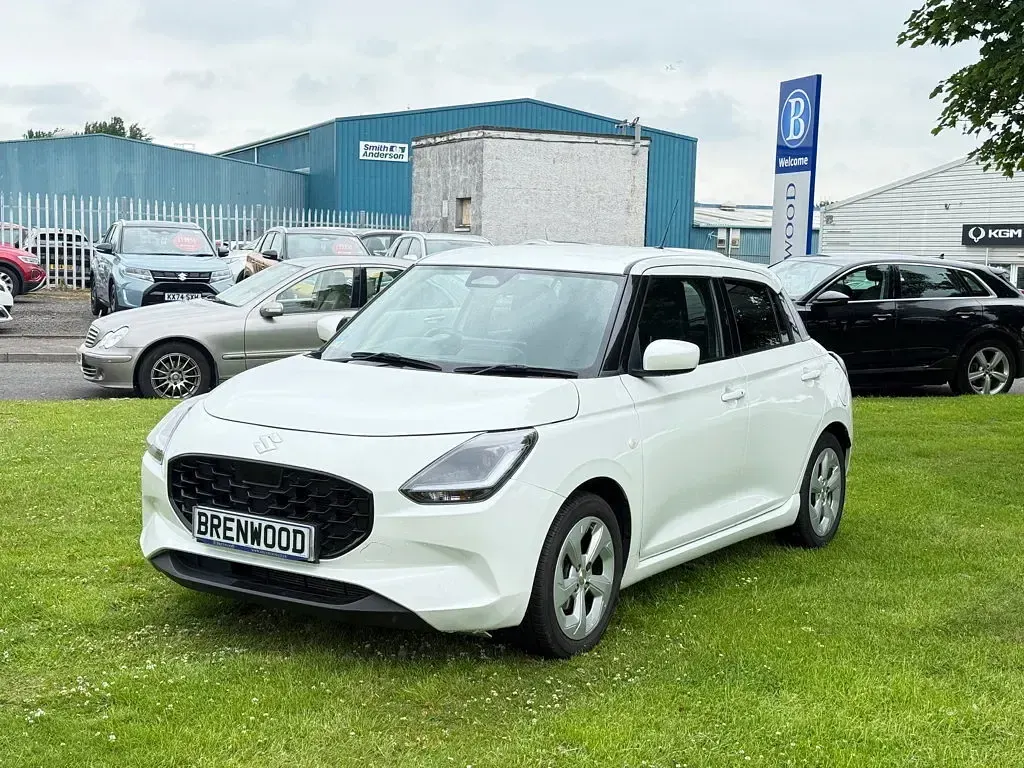 Used Suzuki Swift 82 HP (60 kW) 2024 White Hatchback