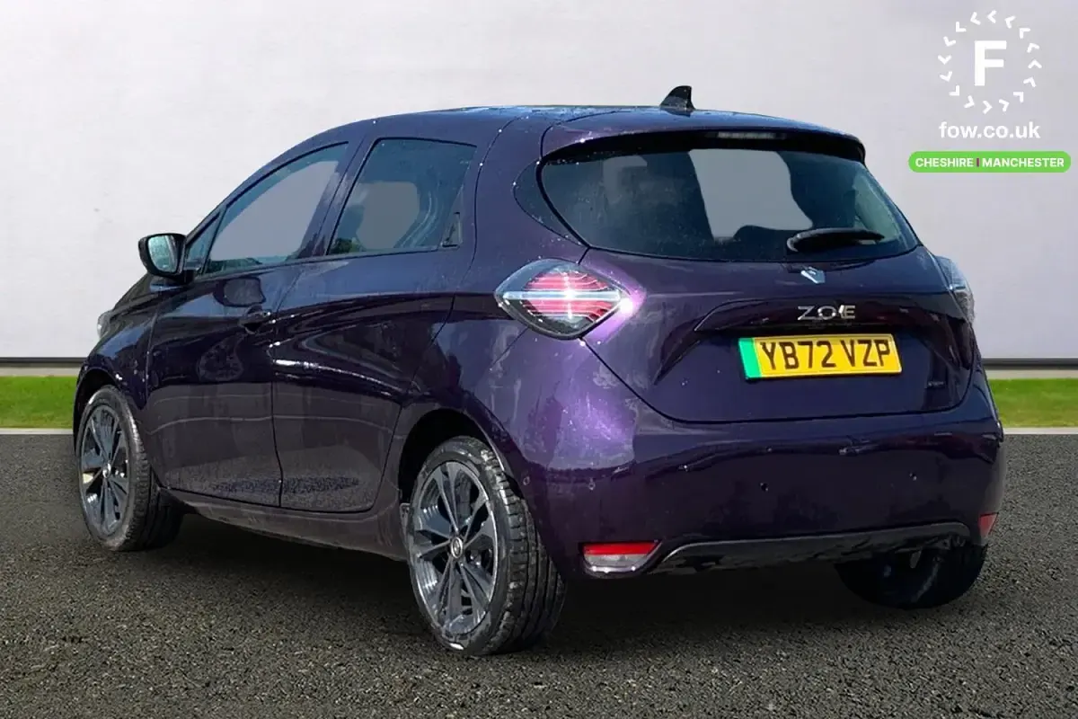 Used Renault Zoe Iconic 100 kW (136 HP) 2022 Mauve/purple Hatchback