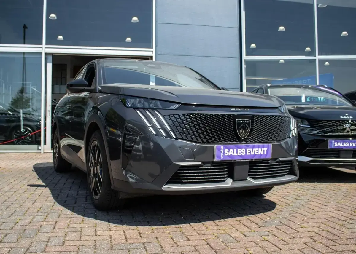 Used Peugeot 3008 Allure 134 HP (98 kW) 2024 Grey SUV