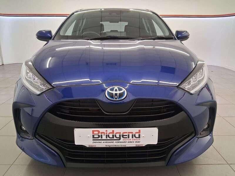 Used Toyota Yaris Hybrid Design 2022 Blue Hatchback