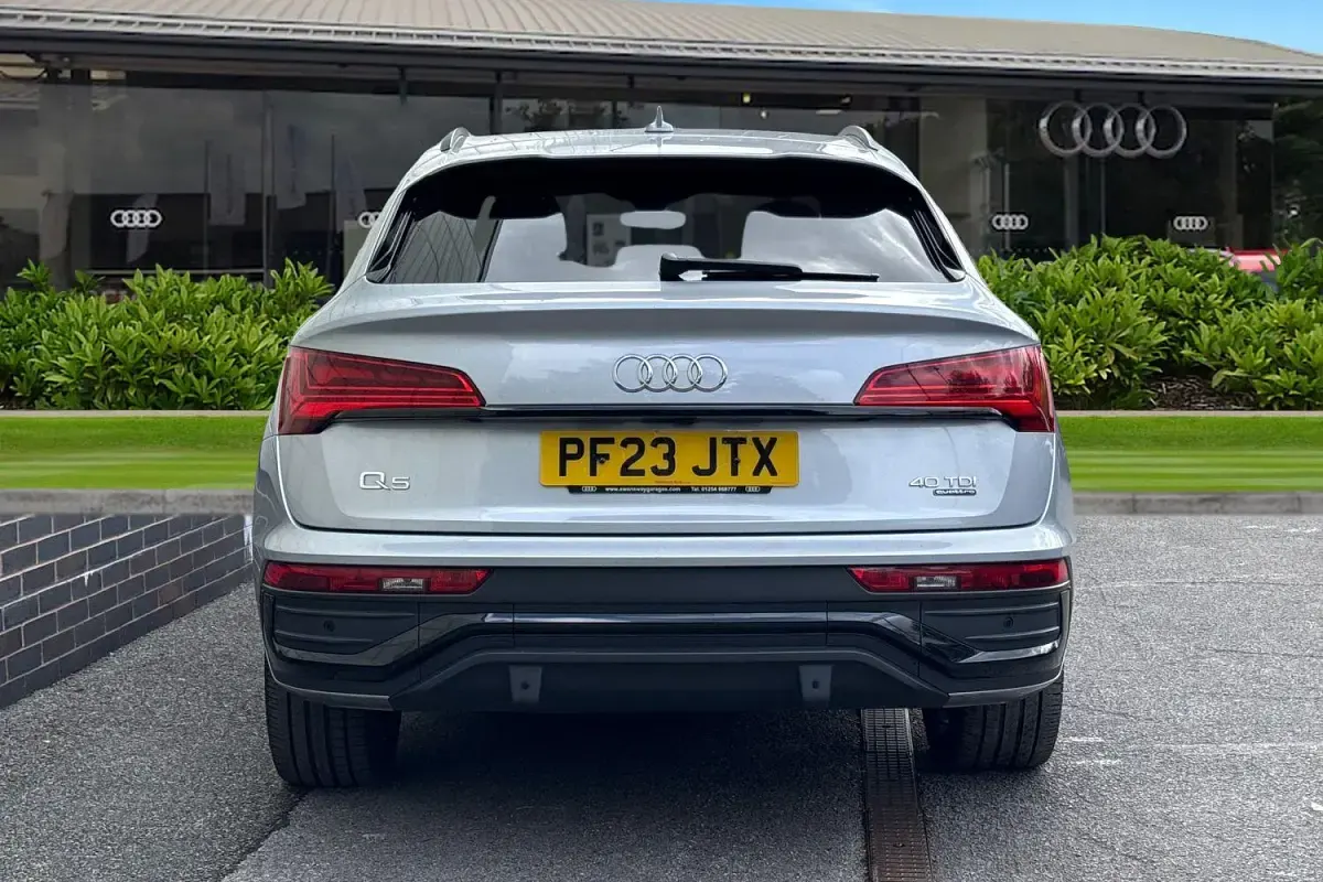 Used Audi Q5 Advanced 204 HP (150 kW) 2023 Silver SUV
