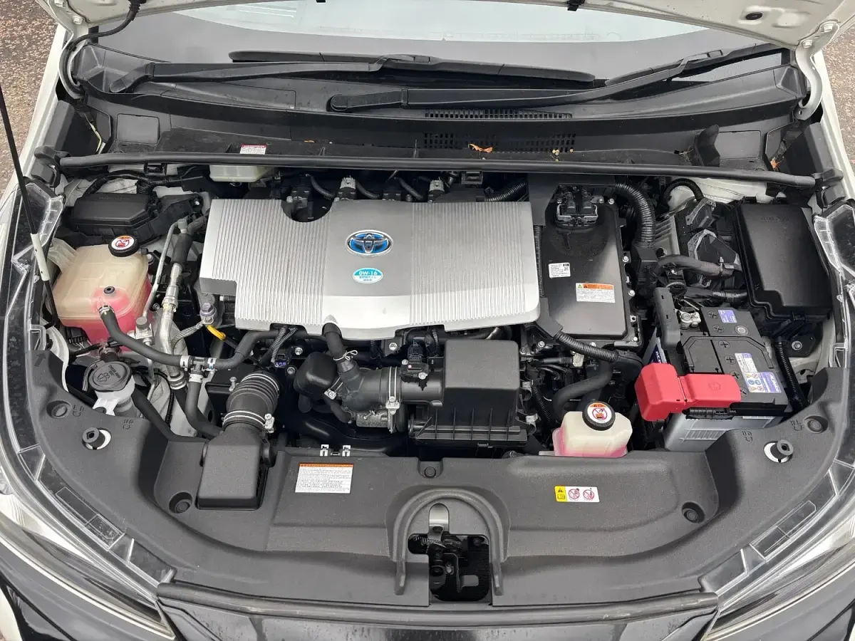 Usado Toyota Prius 140 HP (102 kW) 2025 Branco Citadino