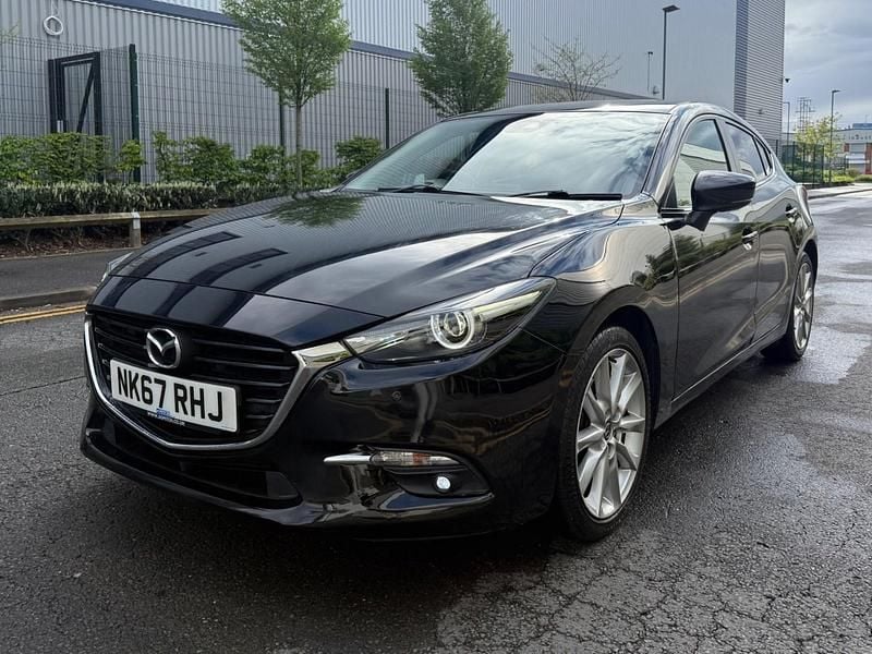 Begagnad Mazda 3 Inclusive 2017 Svart Halvkombi