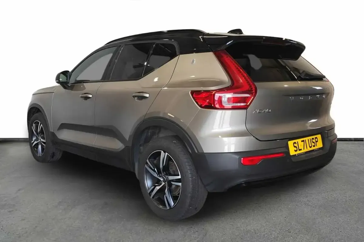 Used Volvo XC40 R-Design 163 HP (119 kW) 2022 SUV