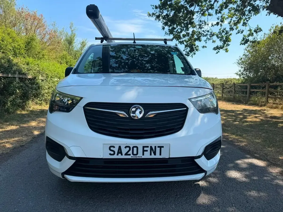 Used Vauxhall Combo Sportive 100 HP (73 kW) 2020 White MPV