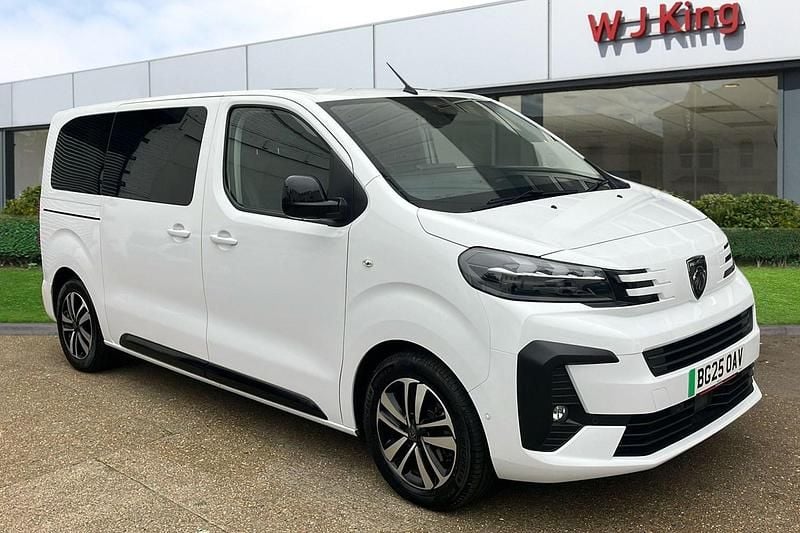 Used Peugeot e-Traveller Allure 100 kW (136 HP) 2025 White MPV