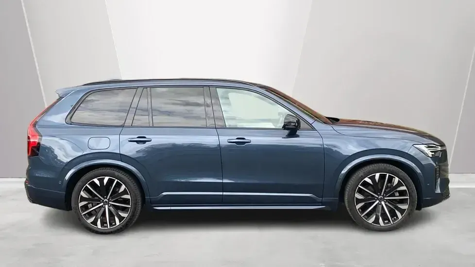 Used Volvo XC90 Plus 455 HP (334 kW) 2025 Blue SUV