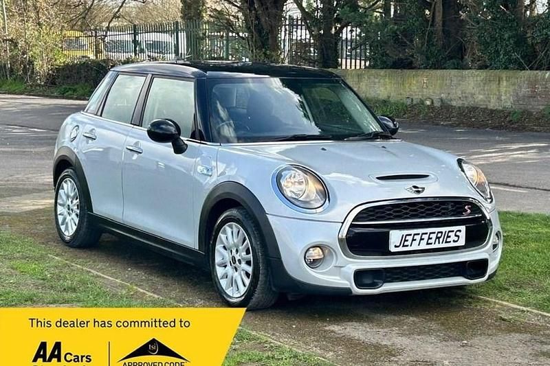 Used Mini Cooper S Hatch 192 HP (141 kW) 2015 Silver Hatchback