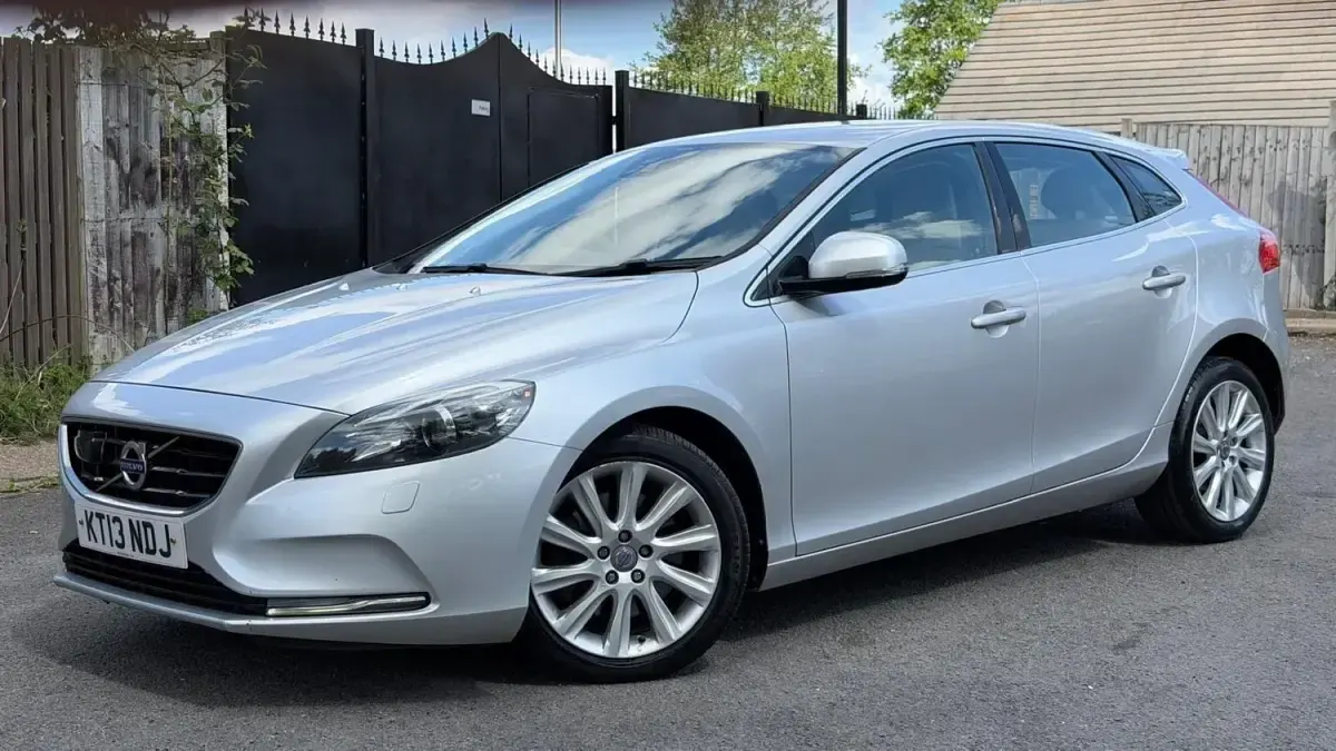 Usado Volvo V40 SE Lux 2013 Prateado Citadino