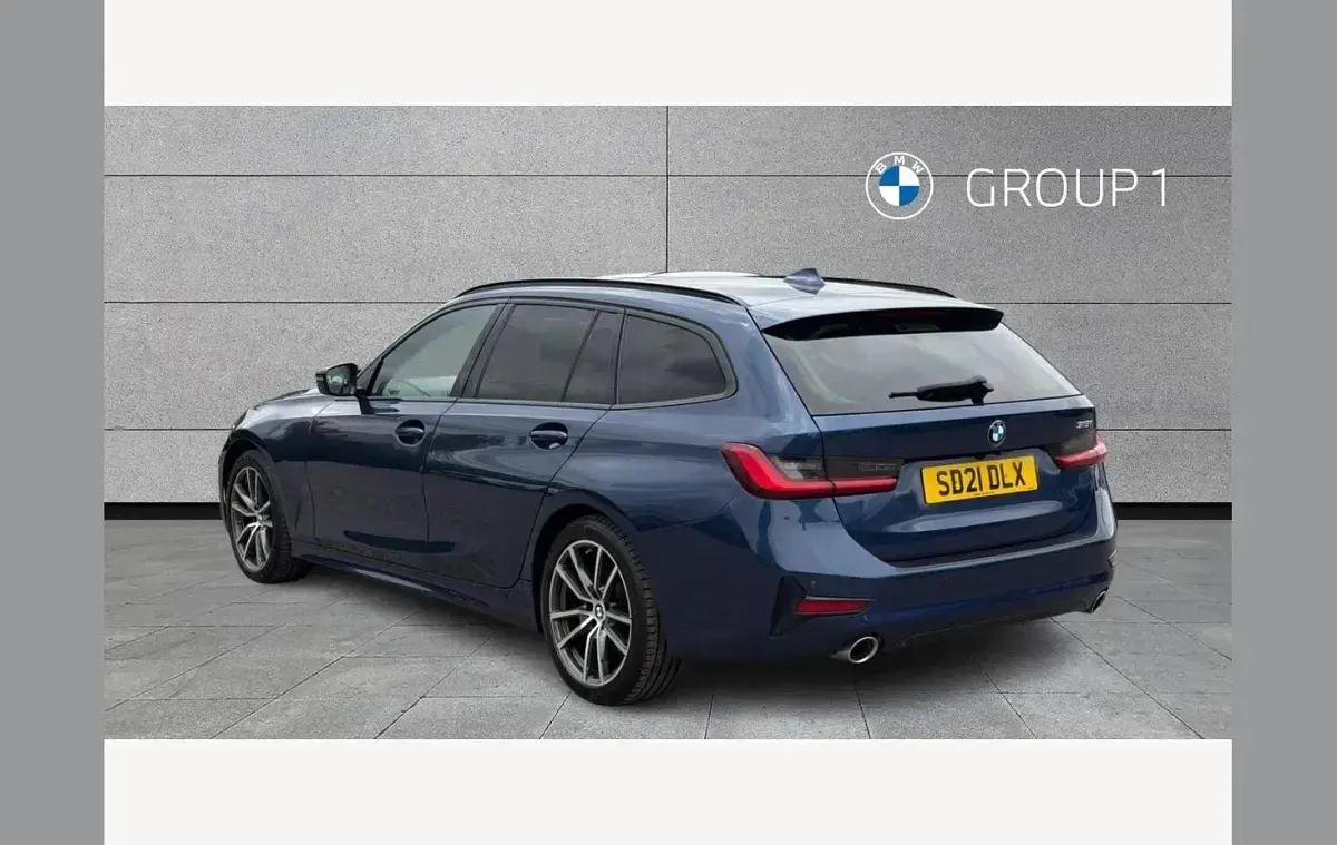 Used BMW 318 Sport Line 156 HP (114 kW) 2021 Blue Estate