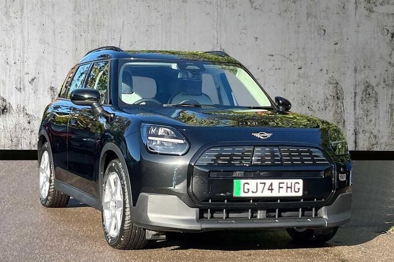 Black Used 2024 Mini Countryman Classic SUV | £30,790 (Fair price) - Image 1/3