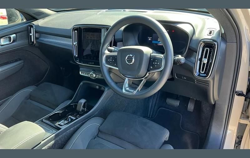 Used Volvo XC40 Plus 161 HP (118 kW) 2025 Other SUV
