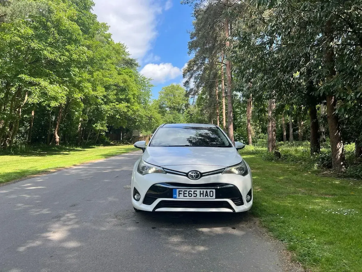 Used Toyota Avensis Business Edition 2015 White Estate