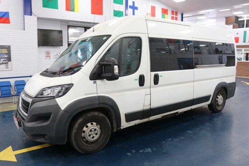 Used Peugeot Boxer 130 HP (95 kW) 2015 White Van