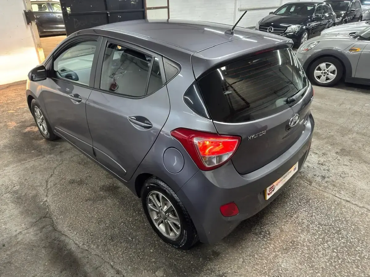 Used Hyundai i10 Premium 87 HP (63 kW) 2015 Grey Hatchback