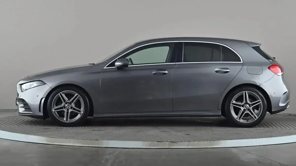 Usado Mercedes A200 AMG Line Premium 163 CV (119 kW) 2019 Gris Utilitario