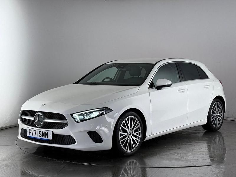 Used Mercedes A180 Executive 116 HP (85 kW) 2021 White Hatchback