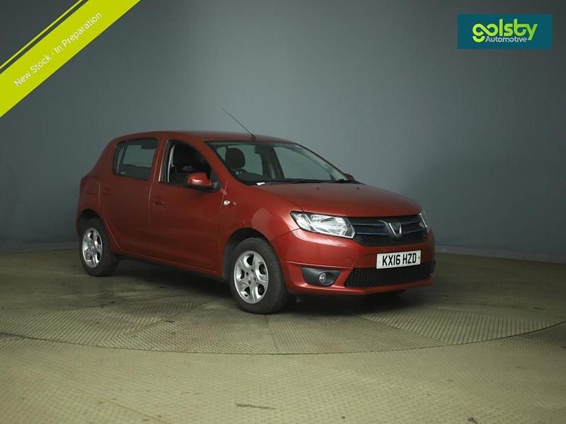 Red Used 2016 Dacia Sandero Lauréate Hatchback | £3,250 (Good price) - Image 1/4