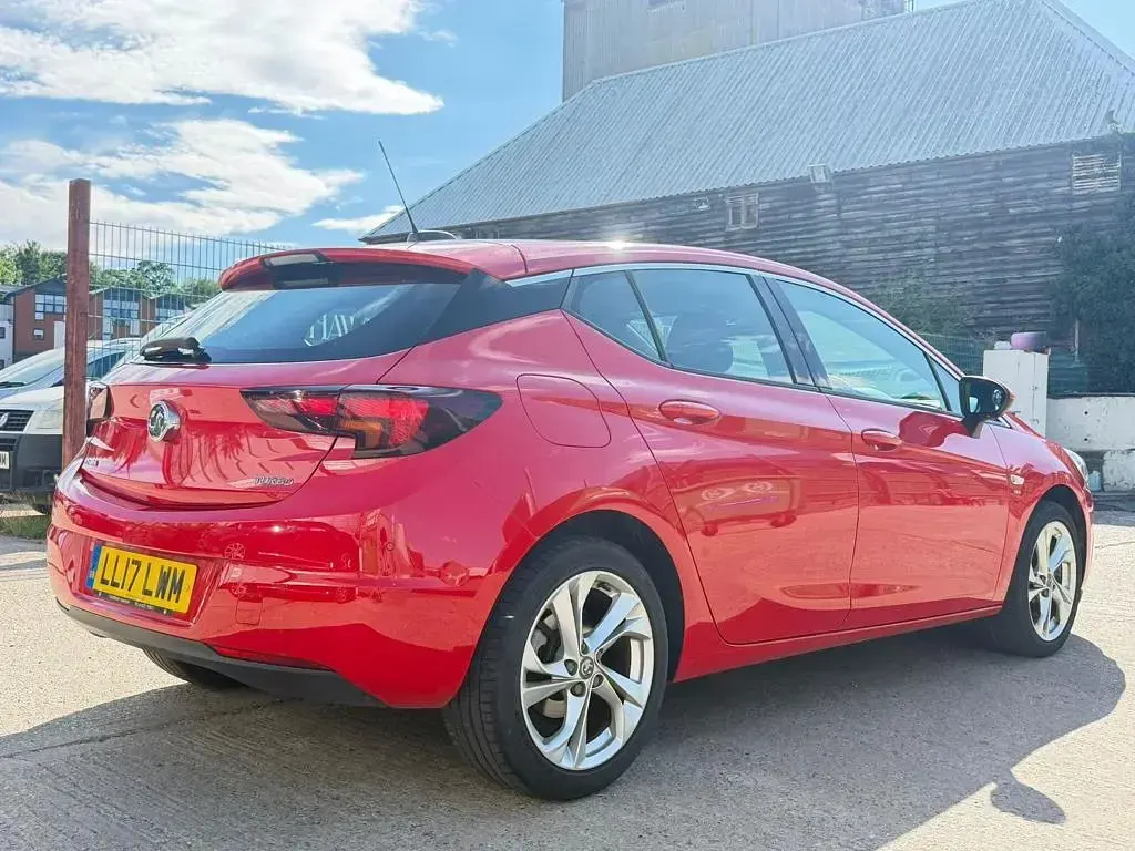 Used Vauxhall Astra SRi 2017 Red Hatchback