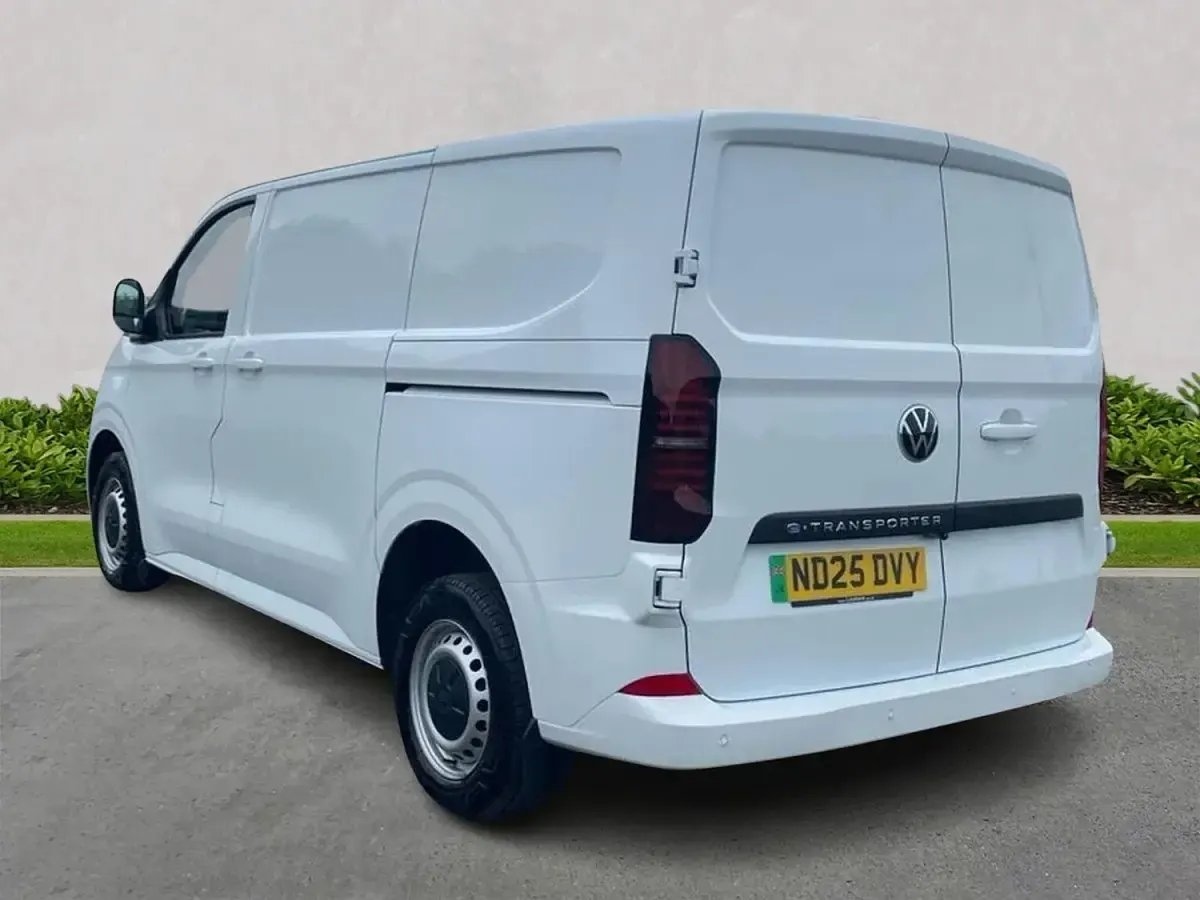 Second-hand VW Transporter 100 kW (136 CP) 2025 Alb Van
