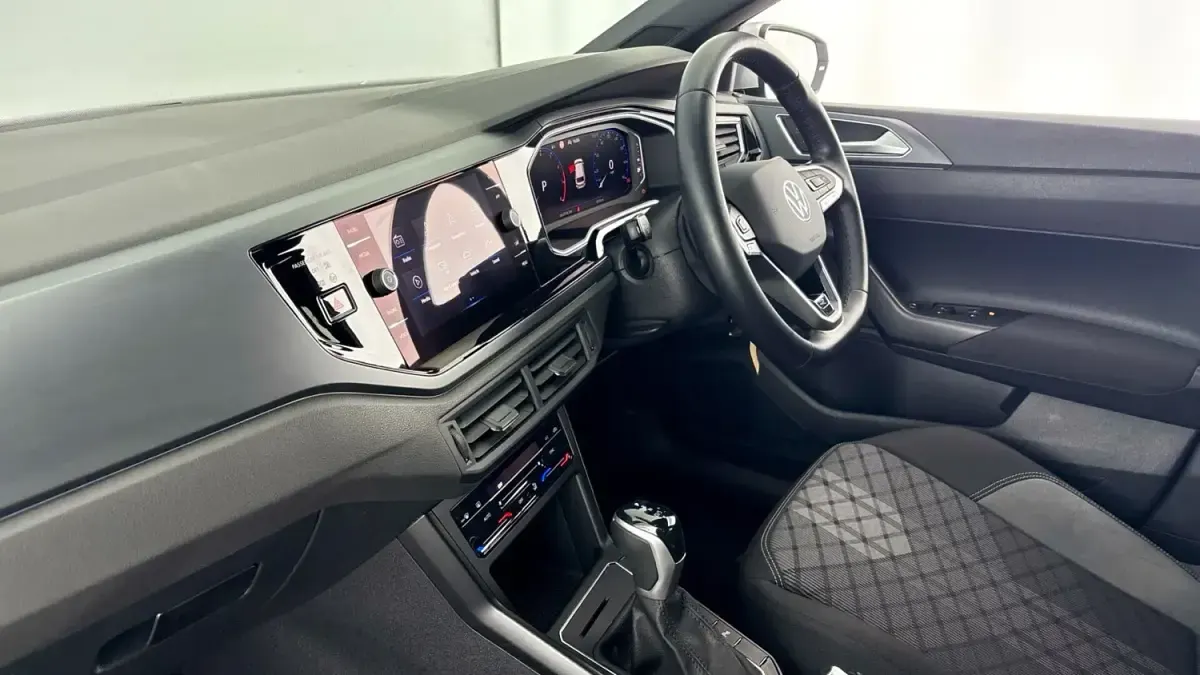 Usado VW Polo R-line 95 HP (69 kW) 2022 Prateado Citadino